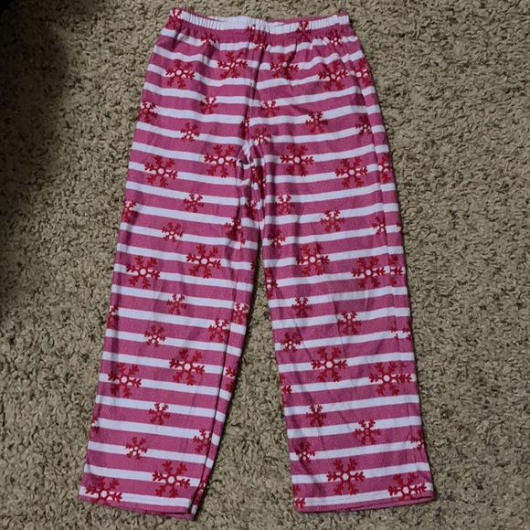 Elf on the shelf pajamas, color book and ornament - Picture 4 of 6